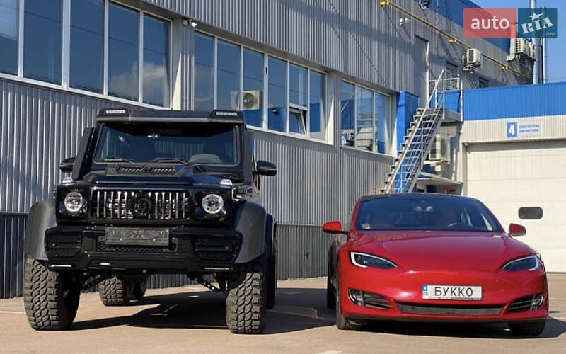 Ліфтбек Tesla Model S 2015 в Кривому Розі