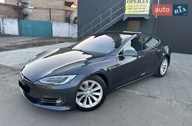 Лифтбек Tesla Model S 2018 в 