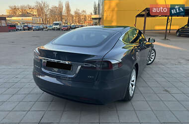Лифтбек Tesla Model S 2018 в 