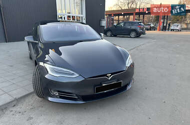 Лифтбек Tesla Model S 2018 в 