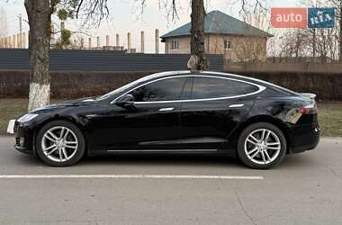 Лифтбек Tesla Model S 2012 в 