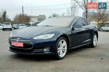 Лифтбек Tesla Model S 2014 в 