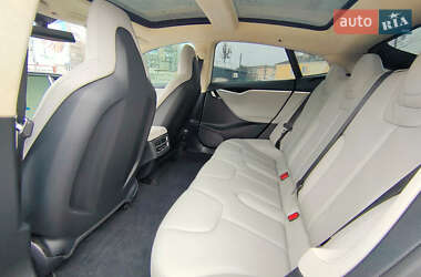 Лифтбек Tesla Model S 2014 в 