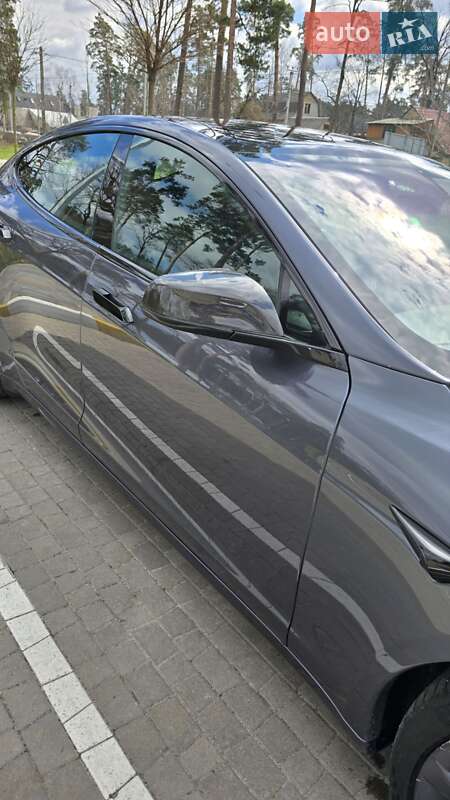 Лифтбек Tesla Model S 2021 в Киеве