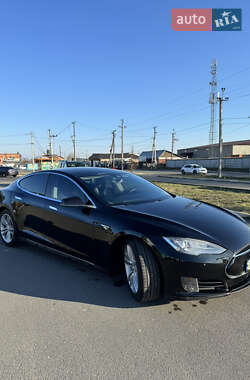 Лифтбек Tesla Model S 2015 в 