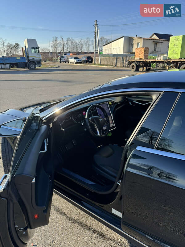 Лифтбек Tesla Model S 2015 в Киеве