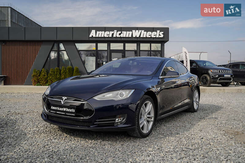 Tesla Model S 2013