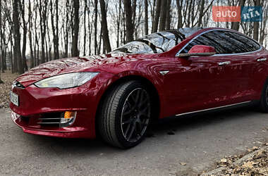 Лифтбек Tesla Model S 2014 в 