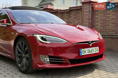 Лифтбек Tesla Model S 2016 в 