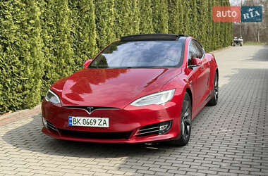 Лифтбек Tesla Model S 2016 в 