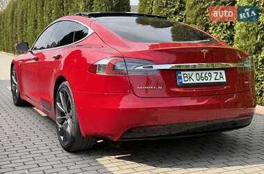 Лифтбек Tesla Model S 2016 в 