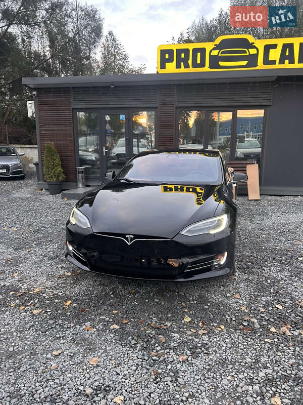 Лифтбек Tesla Model S 2016 в 