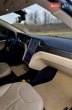 Лифтбек Tesla Model S 2013 в 