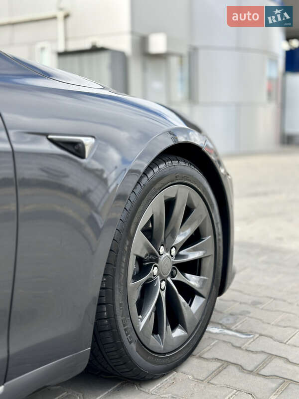 Ліфтбек Tesla Model S 2017 в Одесі
