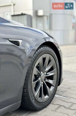 Ліфтбек Tesla Model S 2017 в 