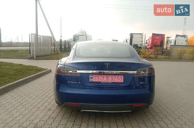 Лифтбек Tesla Model S 2015 в 