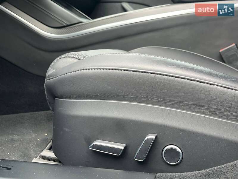 Лифтбек Tesla Model S 2021 в Львове