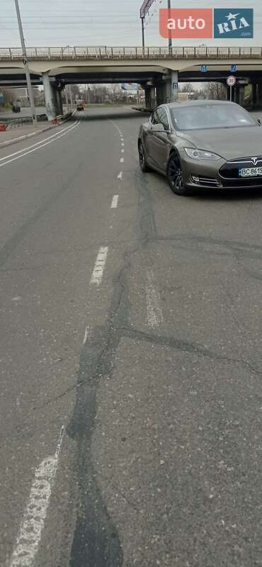 Ліфтбек Tesla Model S 2016 в Одесі фото 3 Ліфтбек Tesla Model S 2016 в Одесі