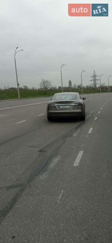Ліфтбек Tesla Model S 2016 в Одесі фото 5 Ліфтбек Tesla Model S 2016 в Одесі