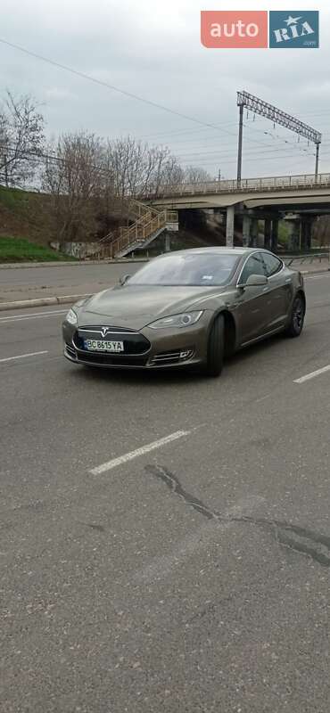 Ліфтбек Tesla Model S 2016 в Одесі фото 6 Ліфтбек Tesla Model S 2016 в Одесі