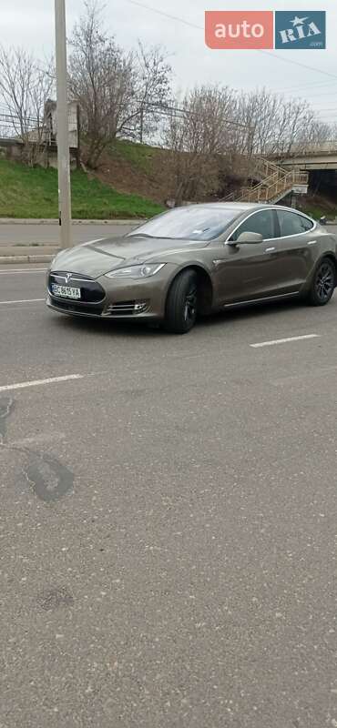 Ліфтбек Tesla Model S 2016 в Одесі фото 7 Ліфтбек Tesla Model S 2016 в Одесі