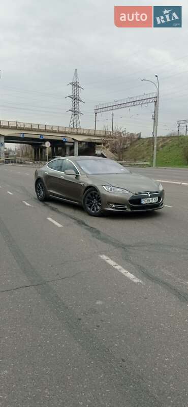 Ліфтбек Tesla Model S 2016 в Одесі