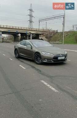 Лифтбек Tesla Model S 2016 в 