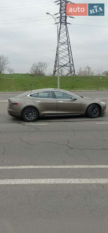 Ліфтбек Tesla Model S 2016 в Одесі фото 9 Ліфтбек Tesla Model S 2016 в Одесі