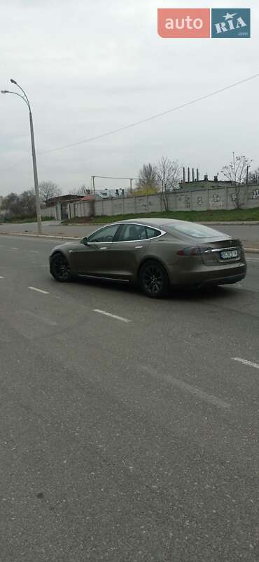 Ліфтбек Tesla Model S 2016 в Одесі фото 10 Ліфтбек Tesla Model S 2016 в Одесі