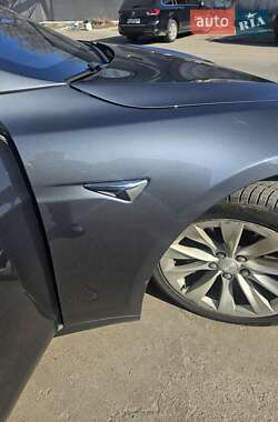 Лифтбек Tesla Model S 2020 в 