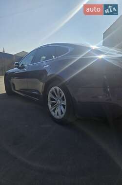 Лифтбек Tesla Model S 2020 в 
