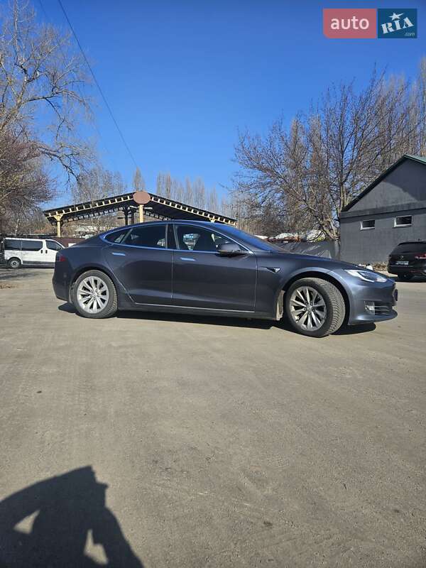 Ліфтбек Tesla Model S 2020 в Києві