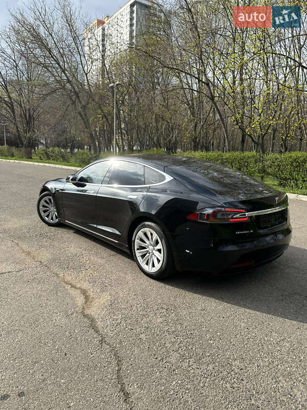 Лифтбек Tesla Model S 2017 в Одессе