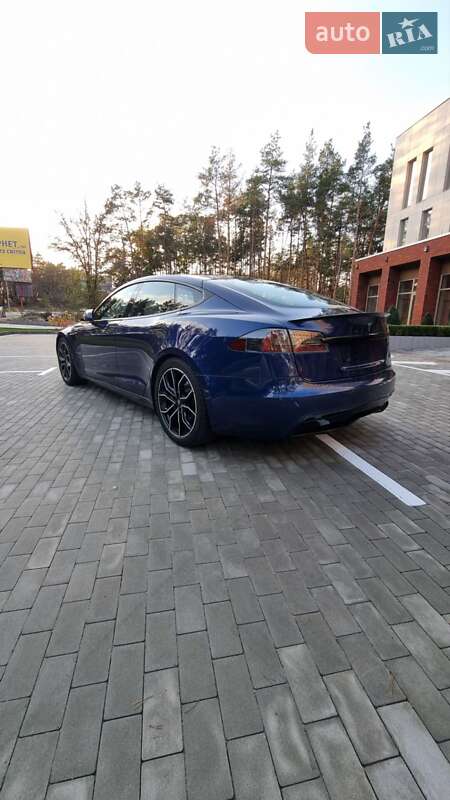 Лифтбек Tesla Model S 2021 в Киеве