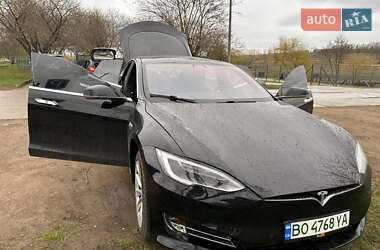 Лифтбек Tesla Model S 2016 в 