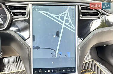Лифтбек Tesla Model S 2014 в 