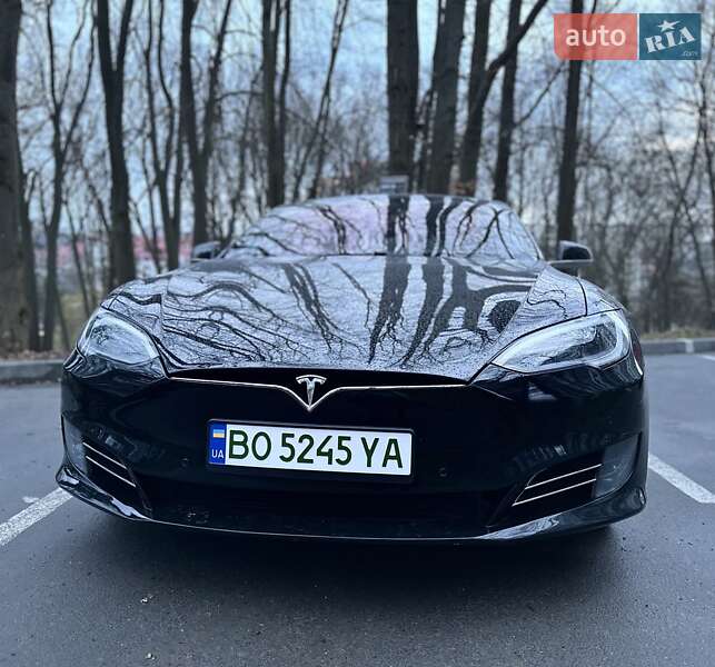 Лифтбек Tesla Model S 2017 в Тернополе