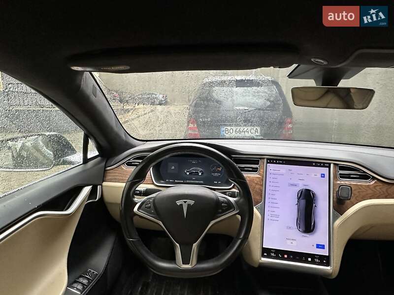 Лифтбек Tesla Model S 2017 в Тернополе