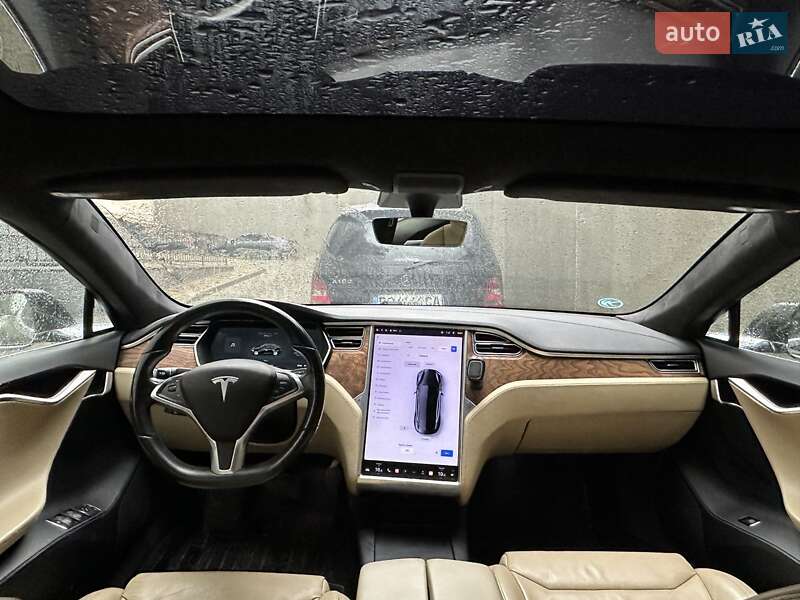 Лифтбек Tesla Model S 2017 в Тернополе