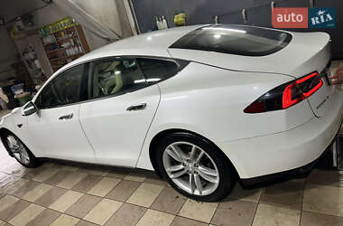 Ліфтбек Tesla Model S 2013 в 