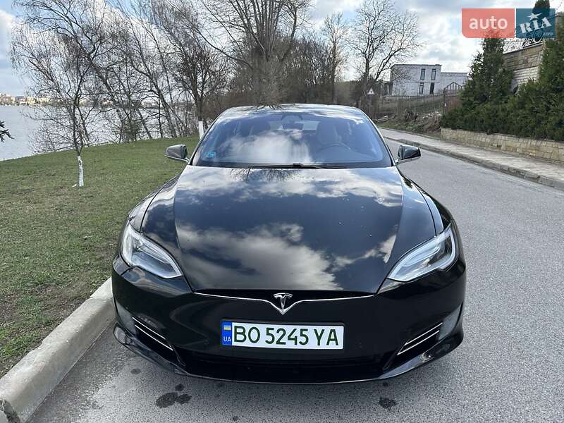 Лифтбек Tesla Model S 2017 в Тернополе