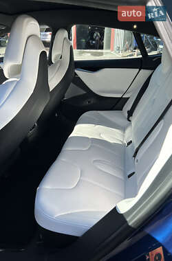 Лифтбек Tesla Model S 2017 в 