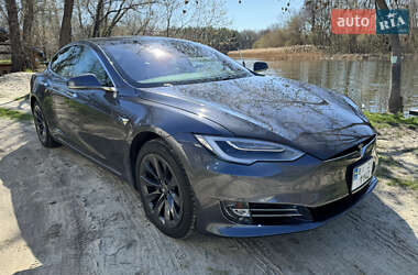 Ліфтбек Tesla Model S 2020 в 