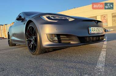 Tesla Model S 2019