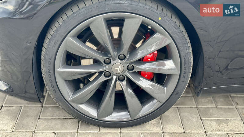 Лифтбек Tesla Model S 2017 в Киеве фото 14 Лифтбек Tesla Model S 2017 в Киеве