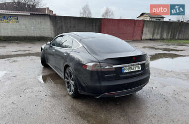 Лифтбек Tesla Model S 2015 в 