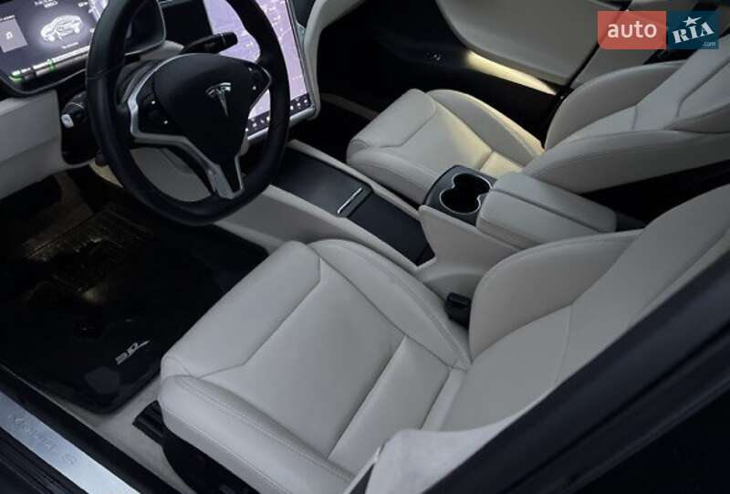Лифтбек Tesla Model S 2018 в Тернополе фото 4 Лифтбек Tesla Model S 2018 в Тернополе