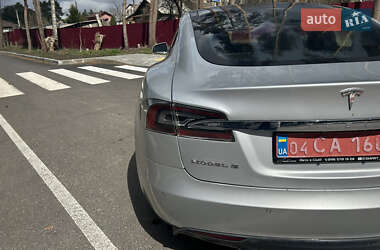 Лифтбек Tesla Model S 2014 в 