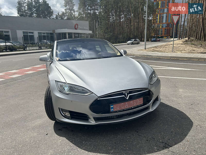 Ліфтбек Tesla Model S 2014 в Житомирі