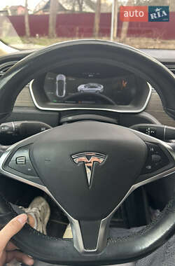 Лифтбек Tesla Model S 2014 в 